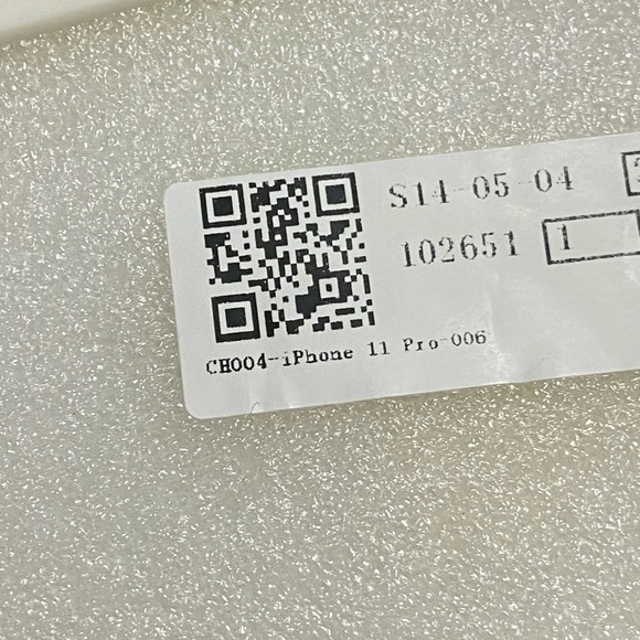 IPhone 11 PRO Hello Kitty Silicone Case - Picture 3 of 3